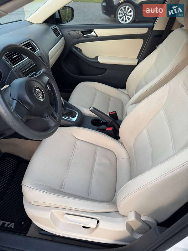 Седан Volkswagen Jetta 2012 в Вінниці