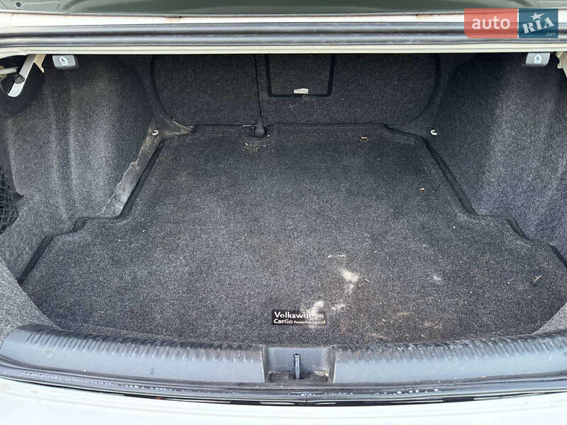 Седан Volkswagen Jetta 2012 в Вінниці