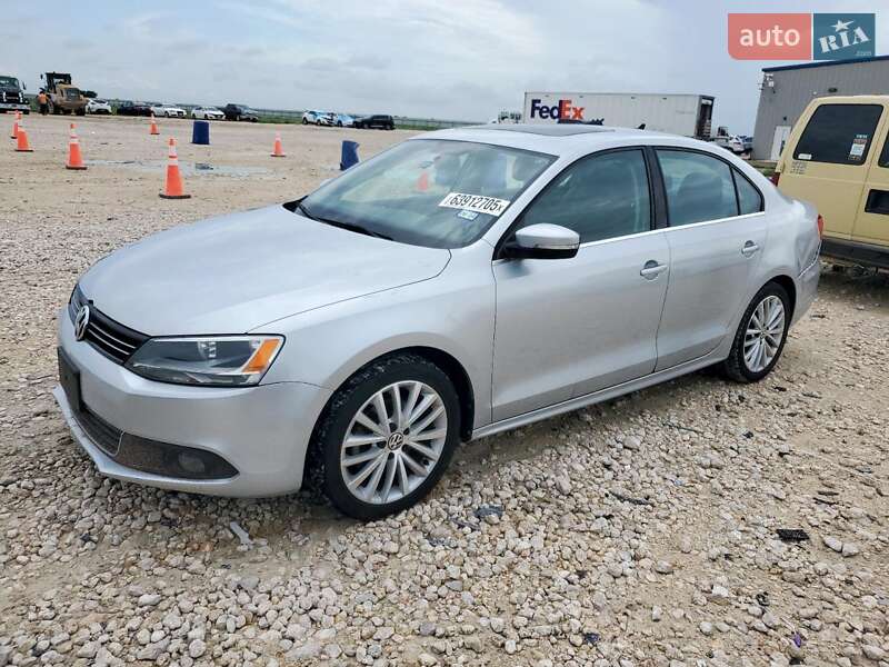 Седан Volkswagen Jetta 2013 в Ивано-Франковске фото Седан Volkswagen Jetta 2013 в Ивано-Франковске
