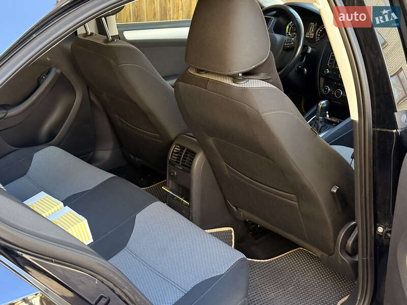 Седан Volkswagen Jetta 2013 в Тернополе фото 16 Седан Volkswagen Jetta 2013 в Тернополе