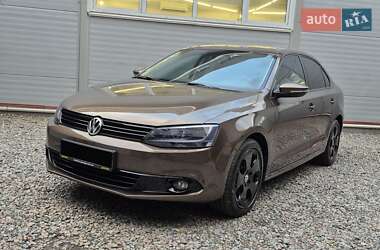 Седан Volkswagen Jetta 2013 в Києві