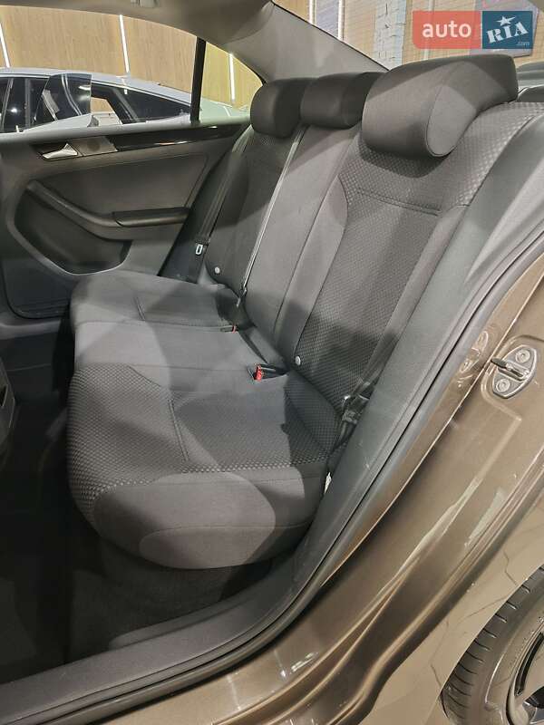 Седан Volkswagen Jetta 2013 в Киеве фото 28 Седан Volkswagen Jetta 2013 в Киеве