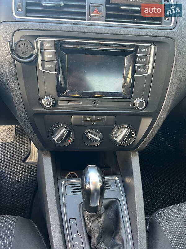 Седан Volkswagen Jetta 2016 в Тернополе фото 9 Седан Volkswagen Jetta 2016 в Тернополе