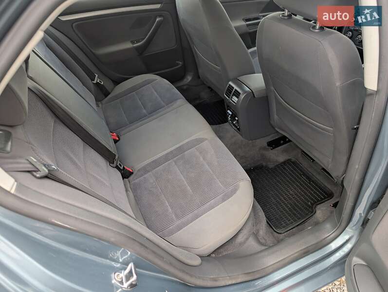 Седан Volkswagen Jetta 2006 в Ровно фото 34 Седан Volkswagen Jetta 2006 в Ровно