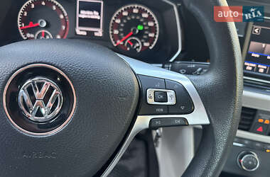Седан Volkswagen Jetta 2019 в  фото 15 Седан Volkswagen Jetta 2019 в