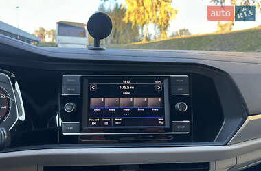 Седан Volkswagen Jetta 2019 в  фото 18 Седан Volkswagen Jetta 2019 в