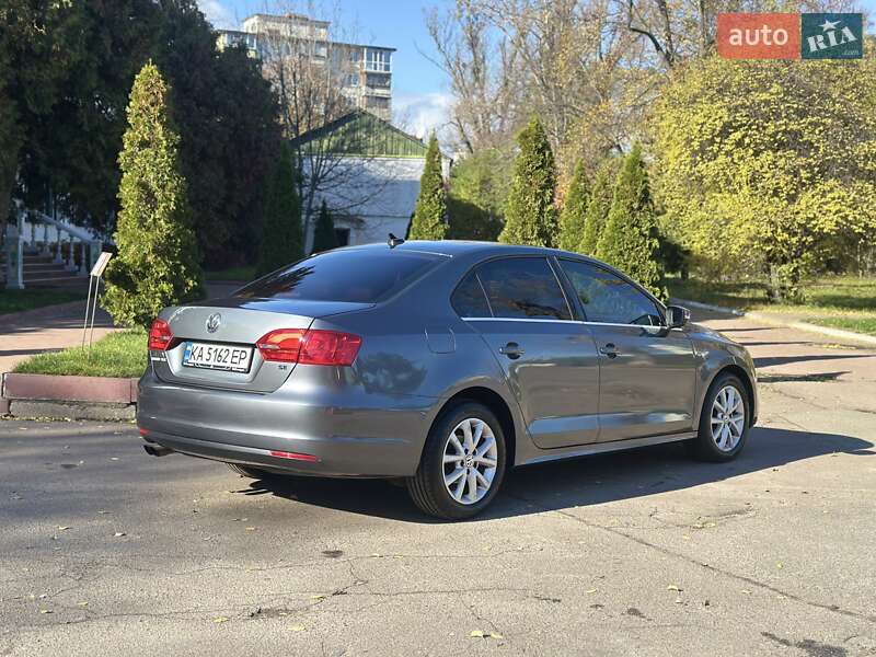 Седан Volkswagen Jetta 2013 в Киеве