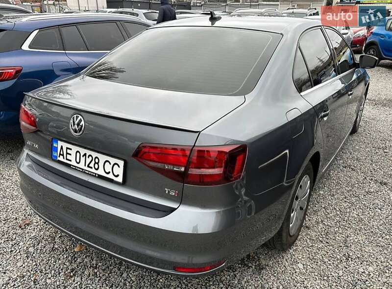 Седан Volkswagen Jetta 2017 в Львове