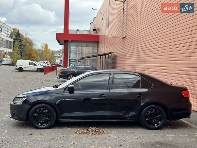 Седан Volkswagen Jetta 2013 в Киеве фото 4 Седан Volkswagen Jetta 2013 в Киеве