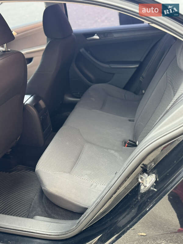 Седан Volkswagen Jetta 2013 в Киеве фото 10 Седан Volkswagen Jetta 2013 в Киеве