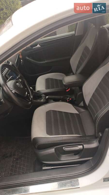 Седан Volkswagen Jetta 2016 в Сваляві