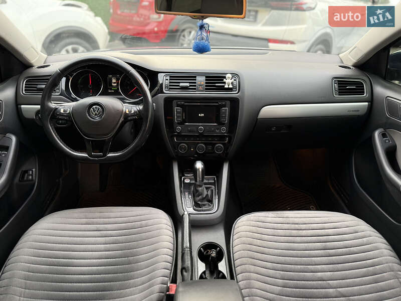Седан Volkswagen Jetta 2015 в Одессе фото 45 Седан Volkswagen Jetta 2015 в Одессе