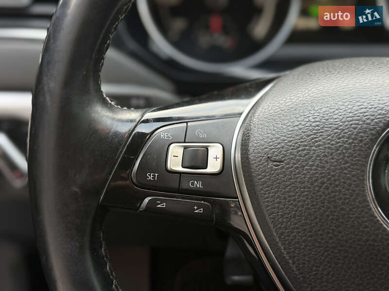 Седан Volkswagen Jetta 2015 в Одессе фото 55 Седан Volkswagen Jetta 2015 в Одессе