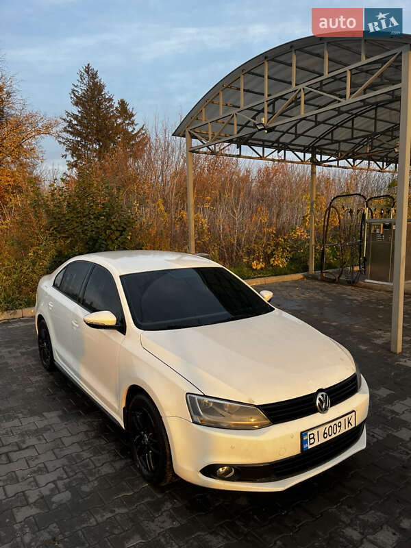 Седан Volkswagen Jetta 2011 в Полтаве