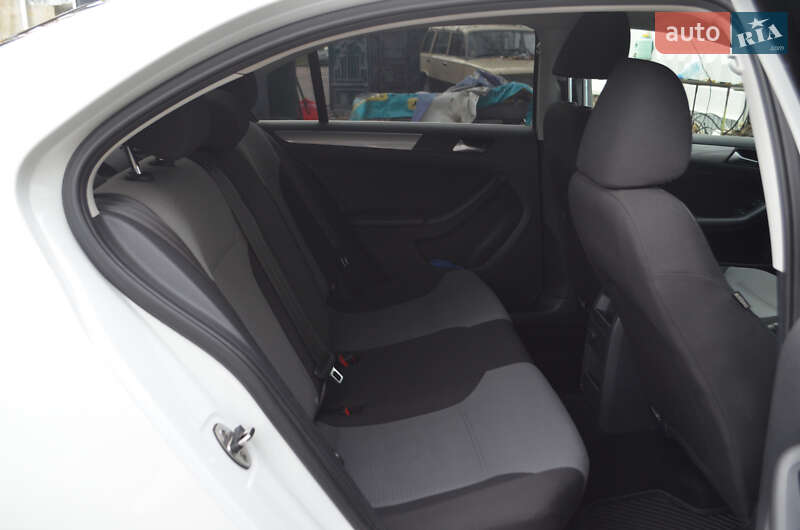 Седан Volkswagen Jetta 2016 в Киеве фото 15 Седан Volkswagen Jetta 2016 в Киеве