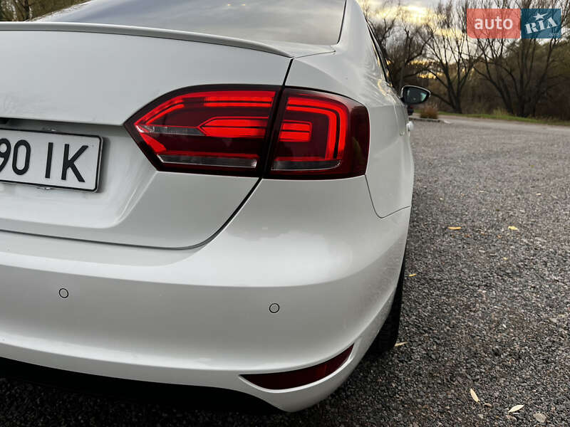 Седан Volkswagen Jetta 2013 в Умані