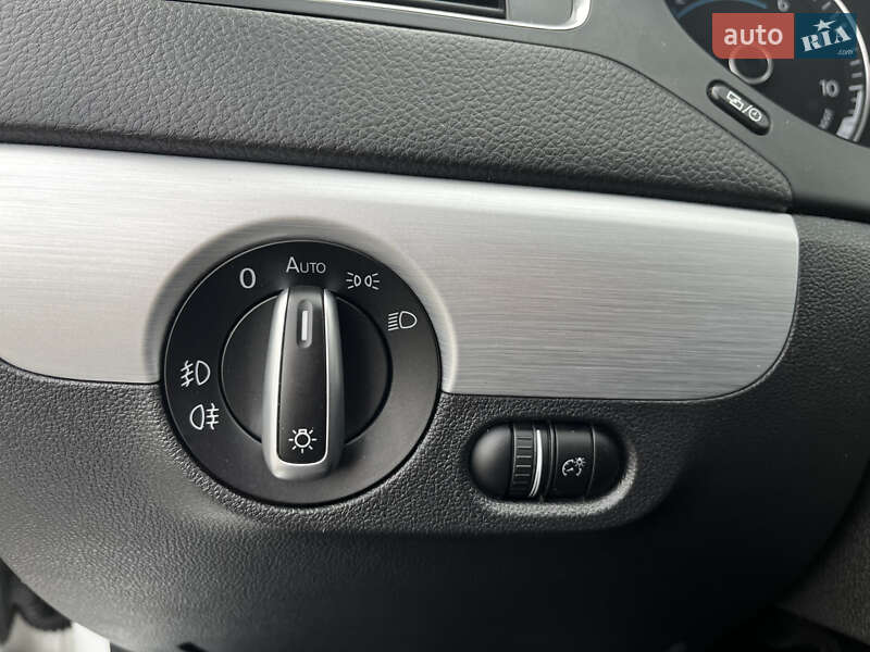 Седан Volkswagen Jetta 2013 в Умані