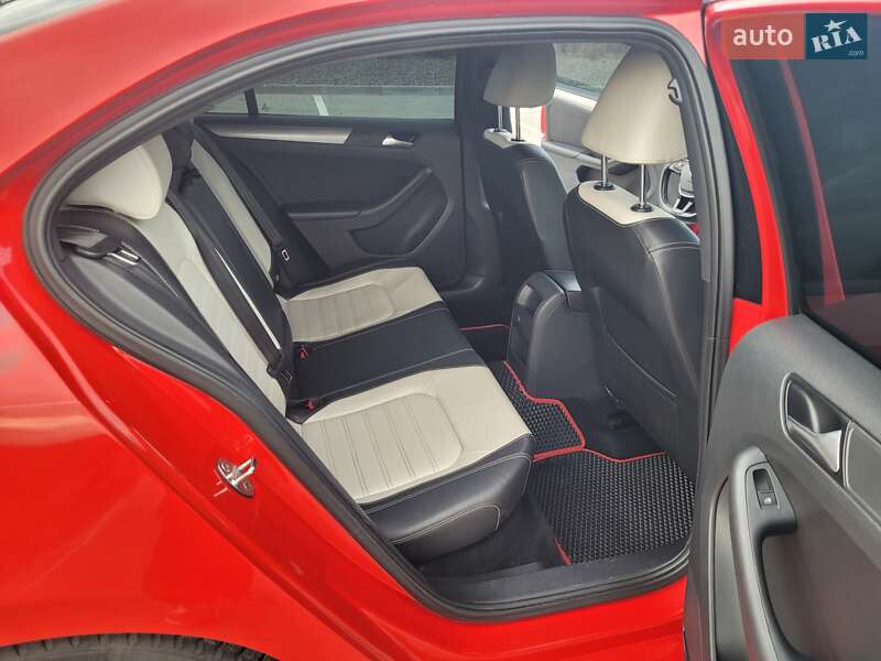 Седан Volkswagen Jetta 2016 в Тернополе фото 13 Седан Volkswagen Jetta 2016 в Тернополе