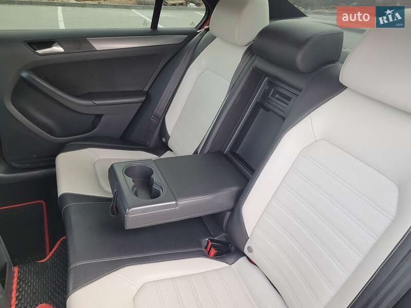 Седан Volkswagen Jetta 2016 в Тернополе фото 18 Седан Volkswagen Jetta 2016 в Тернополе