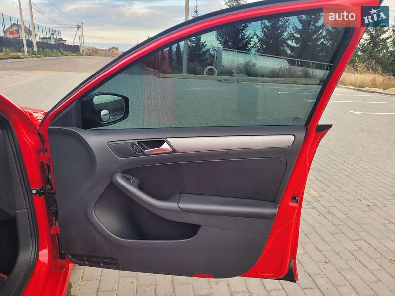 Седан Volkswagen Jetta 2016 в Тернополе фото 14 Седан Volkswagen Jetta 2016 в Тернополе