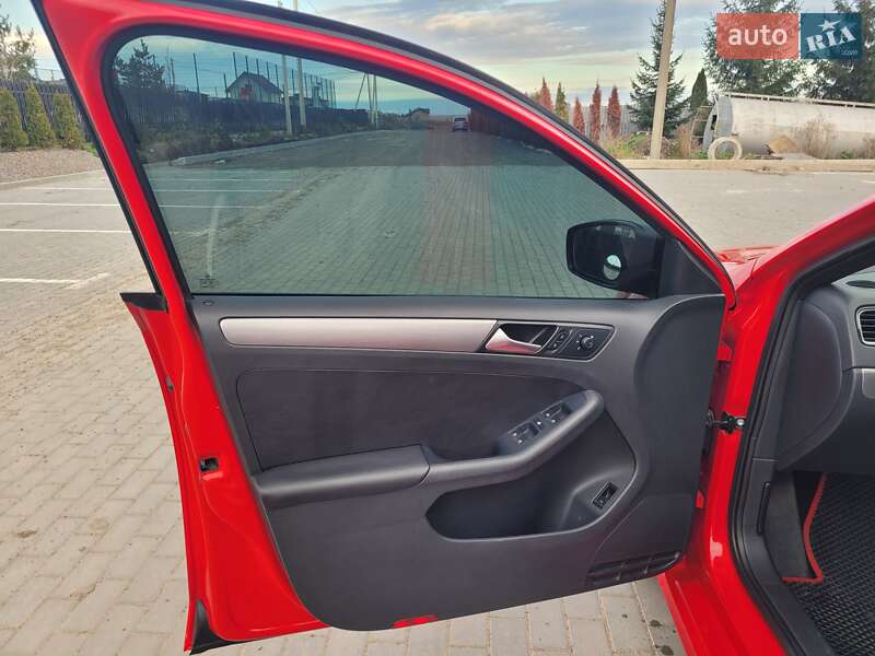 Седан Volkswagen Jetta 2016 в Тернополе фото 19 Седан Volkswagen Jetta 2016 в Тернополе