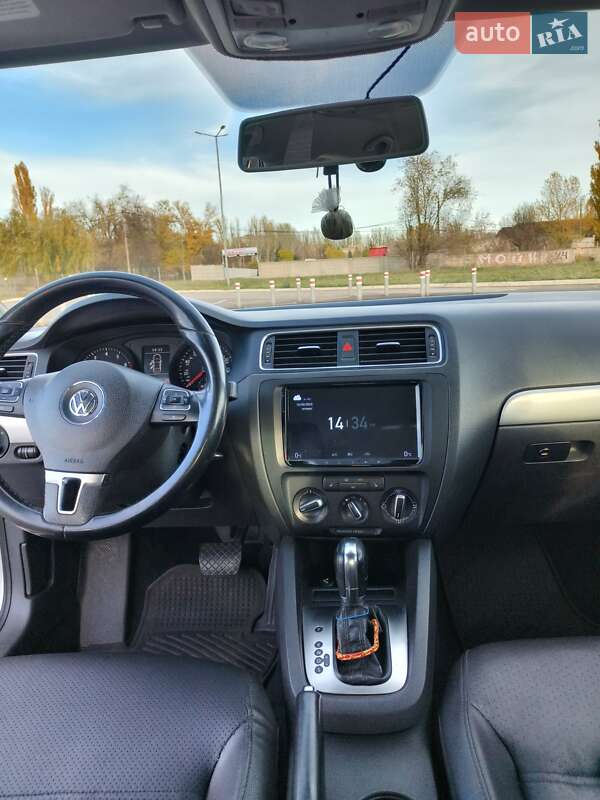 Седан Volkswagen Jetta 2012 в Кривому Розі