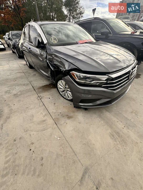 Седан Volkswagen Jetta 2019 в Львові