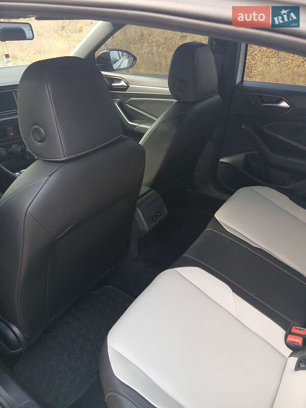 Седан Volkswagen Jetta 2019 в Ромнах фото 17 Седан Volkswagen Jetta 2019 в Ромнах