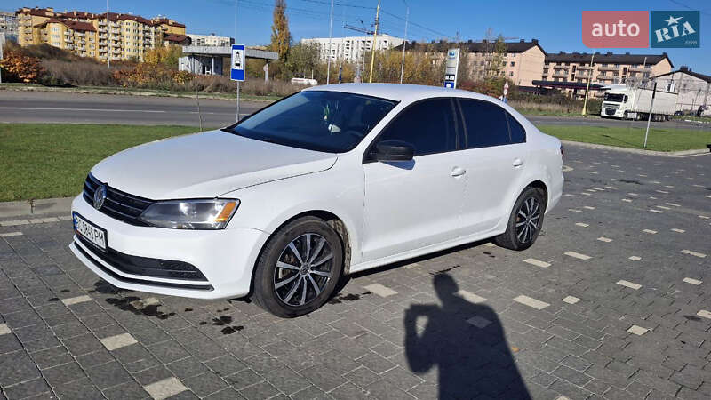 Седан Volkswagen Jetta 2016 в Ужгороде