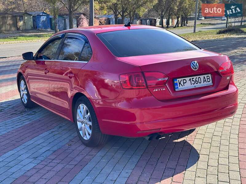 Седан Volkswagen Jetta 2012 в Запоріжжі