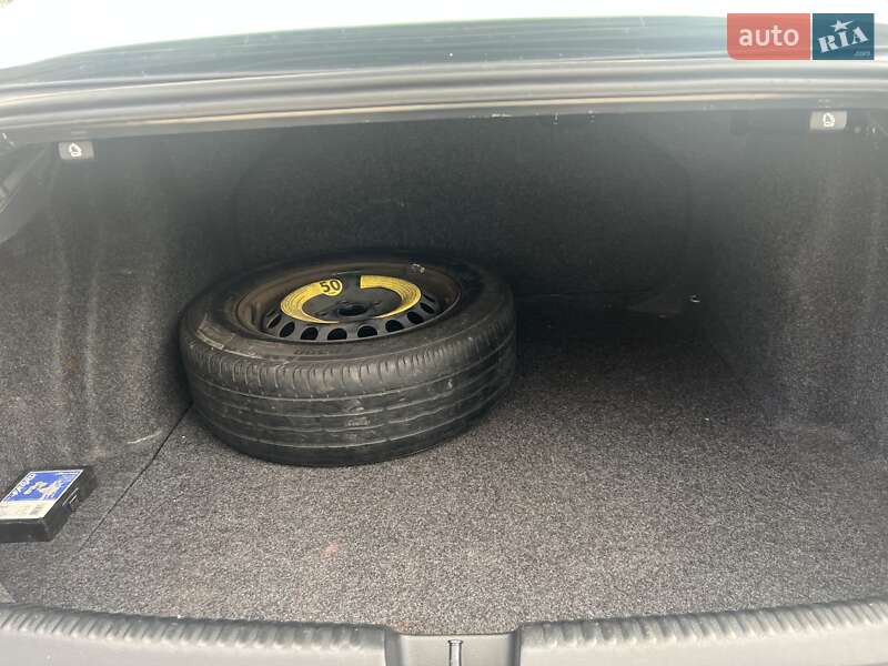 Седан Volkswagen Jetta 2012 в Запорожье