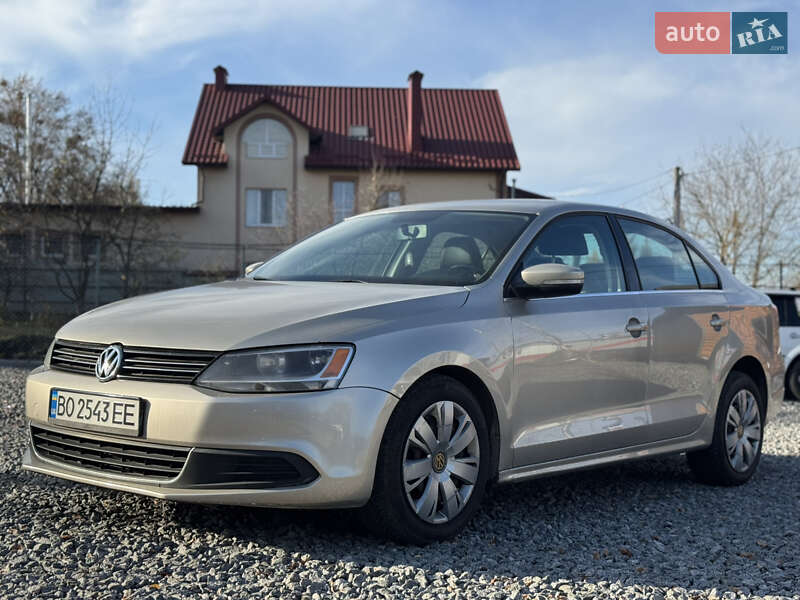 Седан Volkswagen Jetta 2012 в Хмельницком