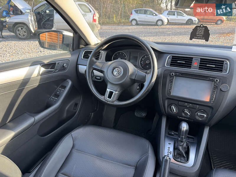 Седан Volkswagen Jetta 2012 в Хмельницком