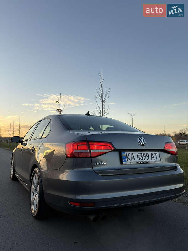 Седан Volkswagen Jetta 2015 в Києві