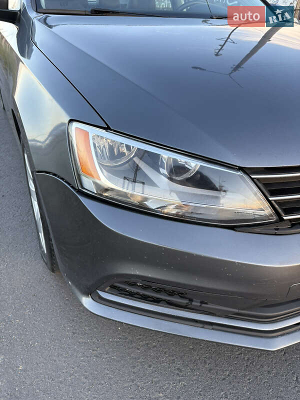 Седан Volkswagen Jetta 2015 в Києві