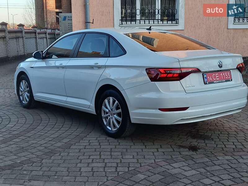 Седан Volkswagen Jetta 2018 в Львові фото 10 Седан Volkswagen Jetta 2018 в Львові