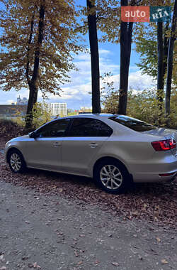 Седан Volkswagen Jetta 2013 в Винниках