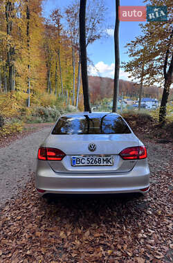 Седан Volkswagen Jetta 2013 в Винниках