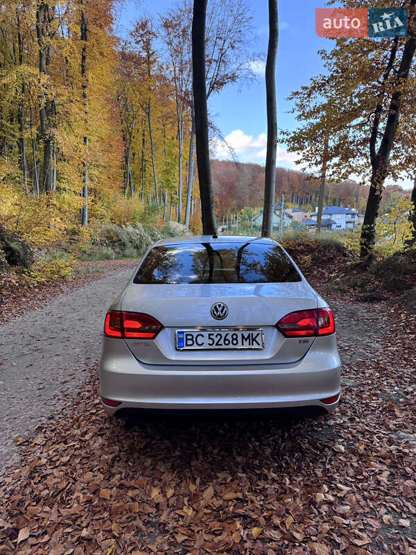 Седан Volkswagen Jetta 2013 в Винниках фото 18 Седан Volkswagen Jetta 2013 в Винниках