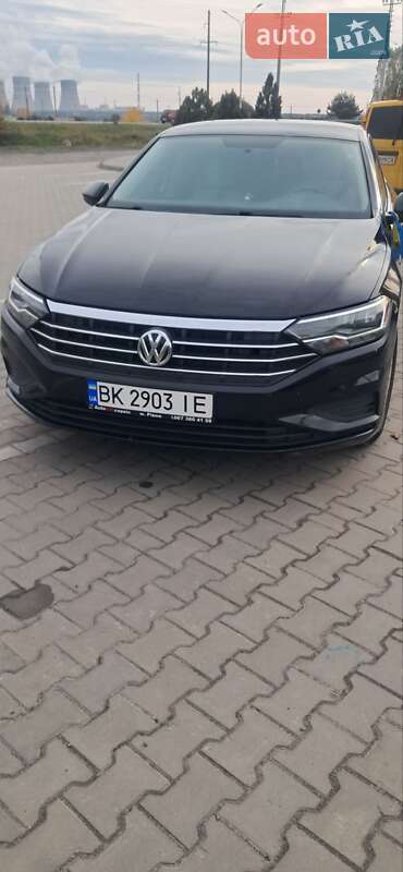 Седан Volkswagen Jetta 2018 в Вараше фото Седан Volkswagen Jetta 2018 в Вараше