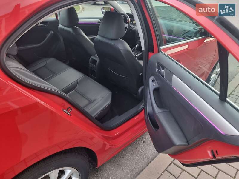 Седан Volkswagen Jetta 2014 в Запорожье