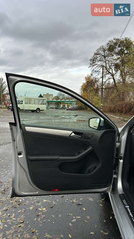 Седан Volkswagen Jetta 2015 в Лубнах