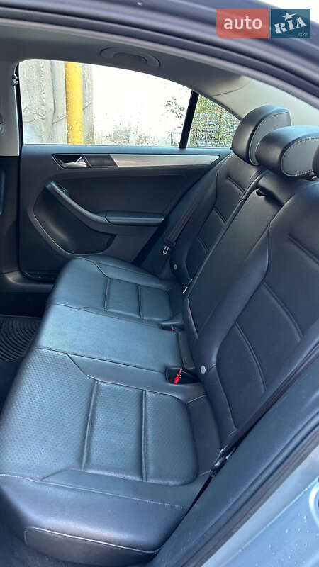 Седан Volkswagen Jetta 2015 в Лубнах