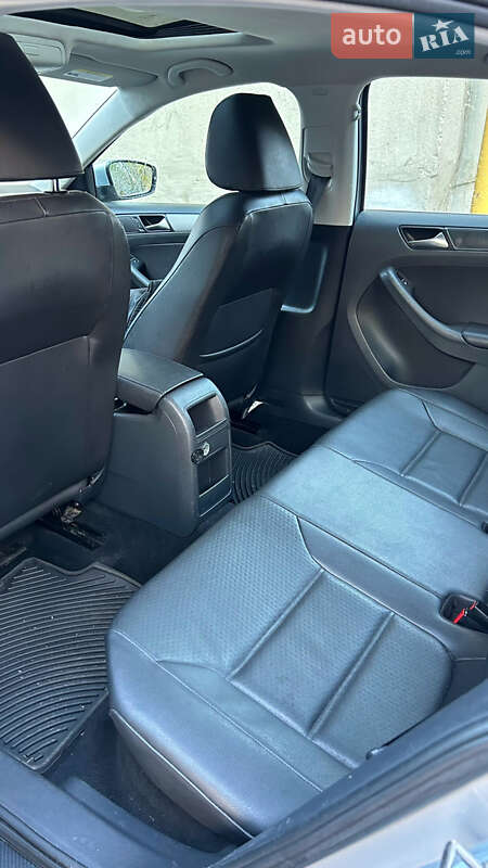 Седан Volkswagen Jetta 2015 в Лубнах