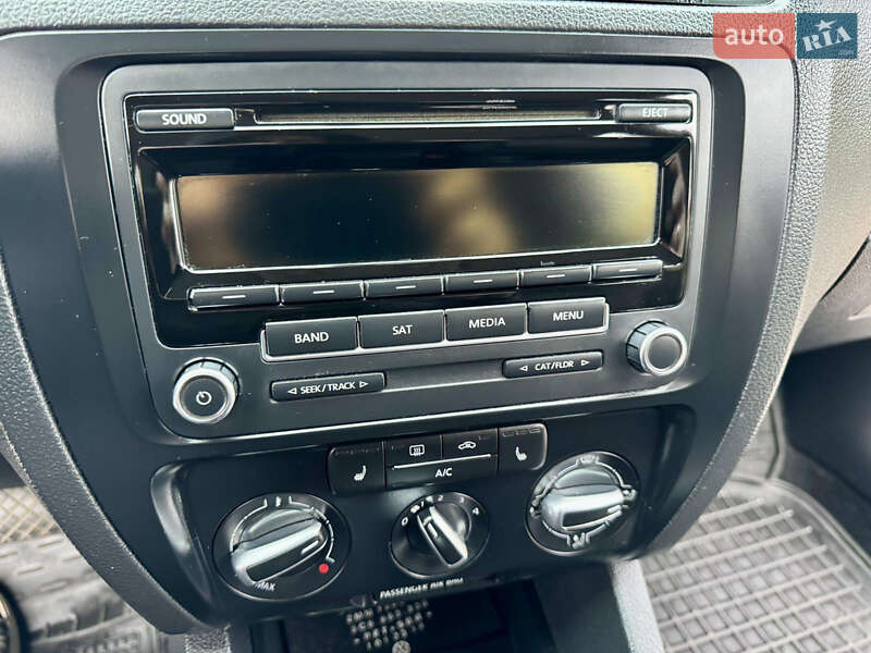 Седан Volkswagen Jetta 2014 в Киеве