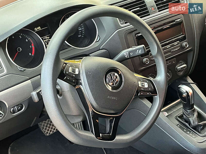 Седан Volkswagen Jetta 2015 в Киеве