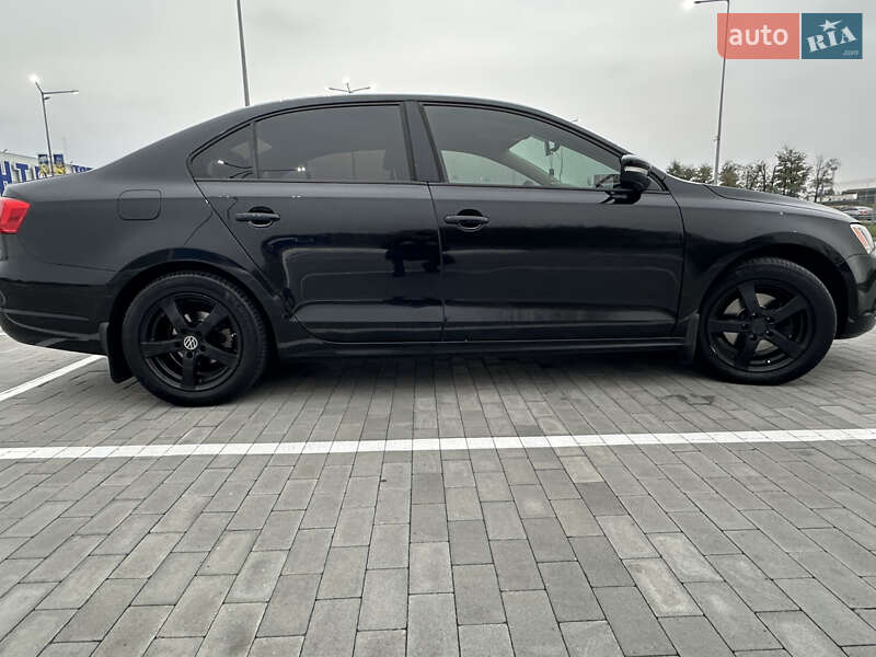 Седан Volkswagen Jetta 2014 в Києві