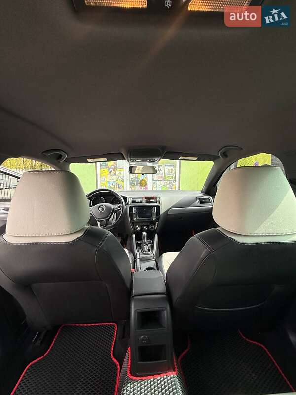 Седан Volkswagen Jetta 2016 в Броварах