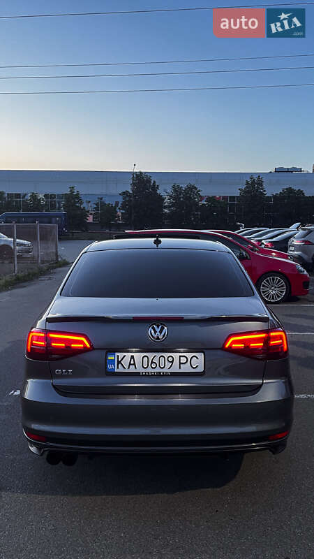 Седан Volkswagen Jetta 2017 в Киеве