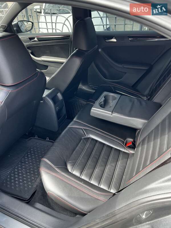 Седан Volkswagen Jetta 2017 в Киеве